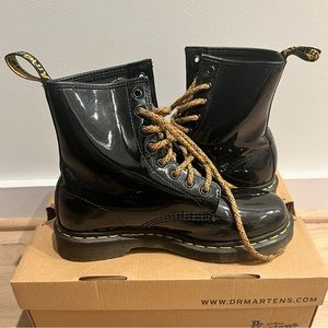 Dr Martens (AirWair)- Black Patent Lamper (US women’s 8/US men’s 6)
